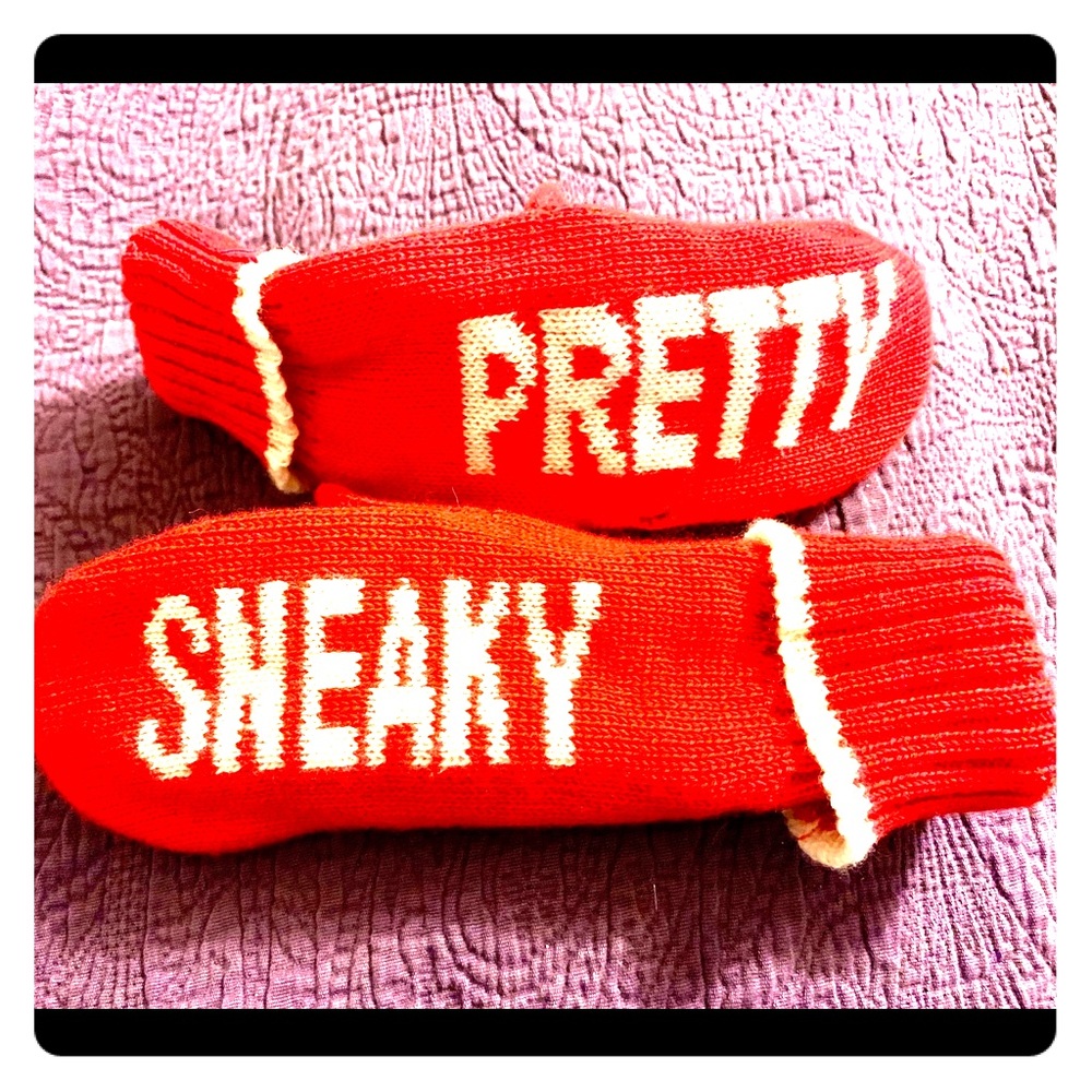 kate spade mittens “pretty sneaky” (from 🦊 set)